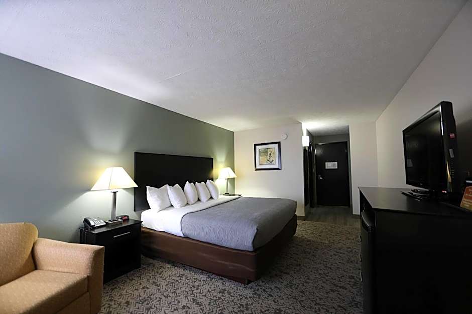 Quality Inn & Suites Mattoon South