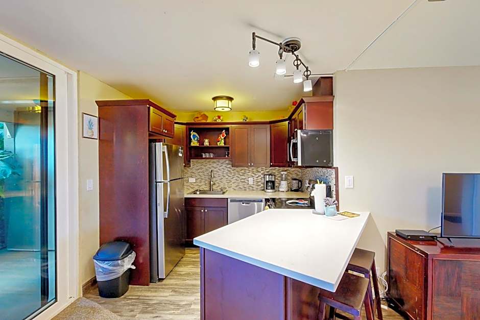 Hale Ono Loa Condo