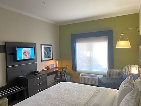 King Suite with Jetted Tub