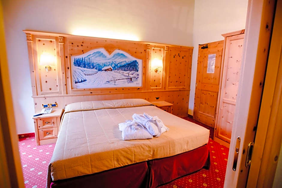 Albergo Dimaro Wellness Hotel