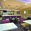 La Quinta Inn & Suites by Wyndham Fairborn Wright-Patterson