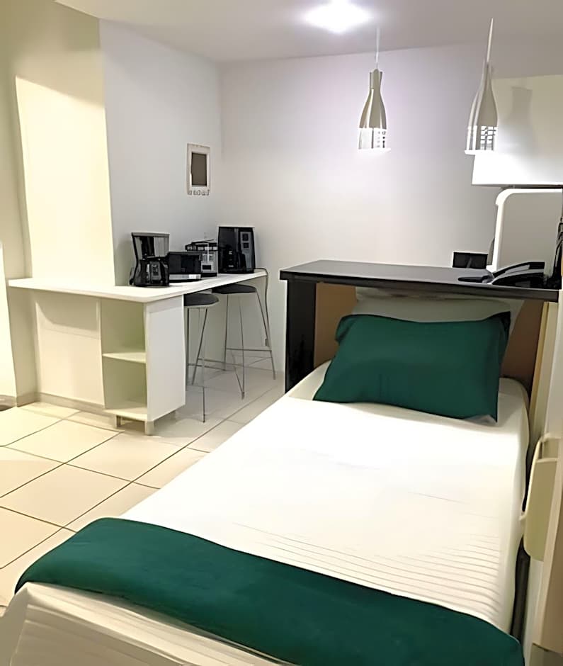 Luxuoso Apart Hotel Village c/ vista para piscina