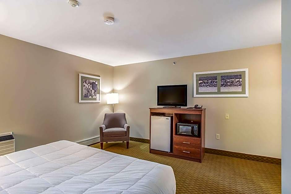 Quality Inn & Suites Gorham Riverside