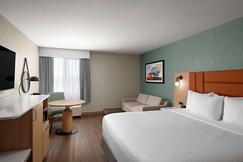 Photo 1 of 3 of Deluxe 1 King Bed