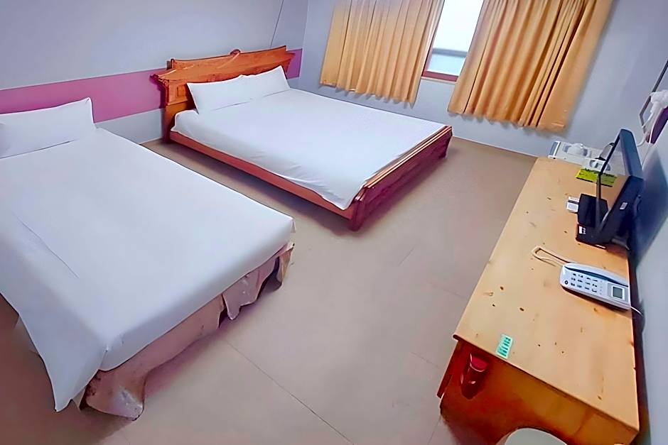 New Manhattan Tourist Hotel