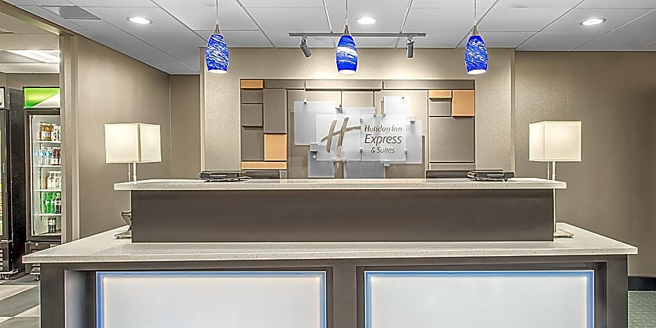 Holiday Inn Express & Suites Shawnee-Kansas City West By IHG