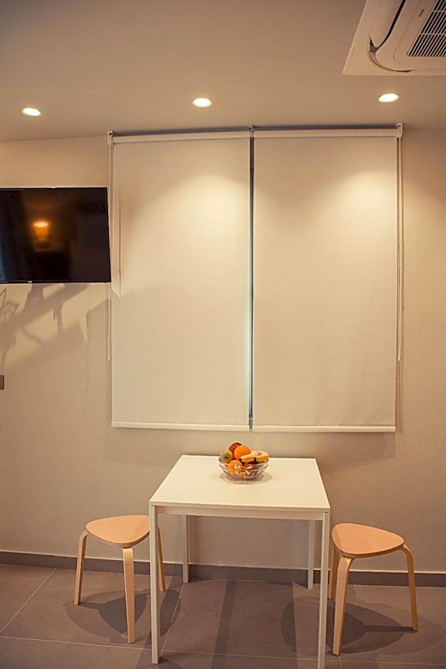 IO Luxury Pool & Hot Tub Suites