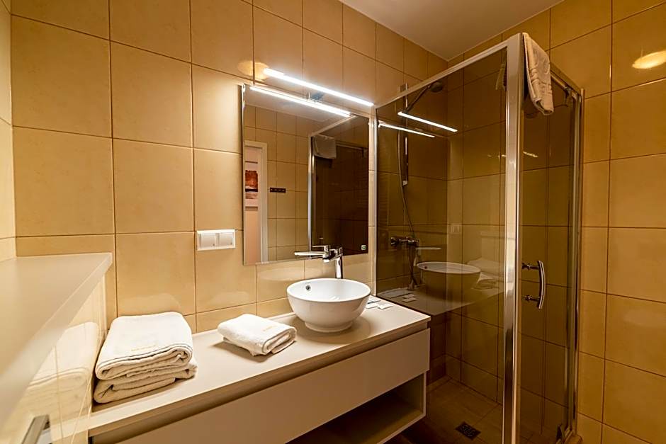 Platinum Towers E-Apartments