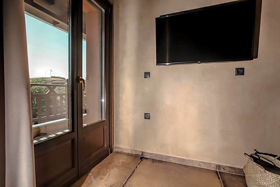 Meteora Heaven and Earth Kastraki premium suites - Adults Friendly