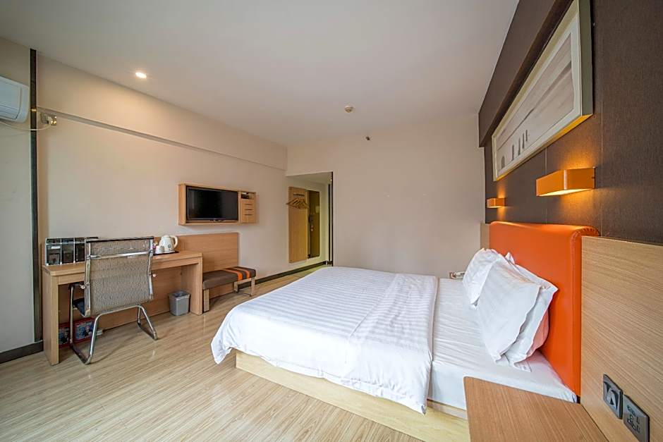 7 Days Premium Changsha Wuyi Plaza Metro Station