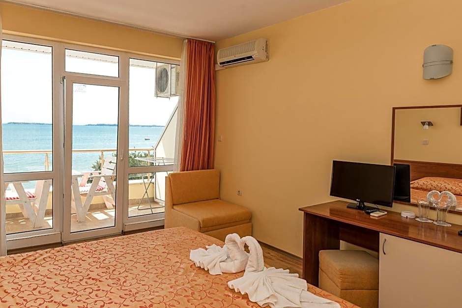 Iris Beach Hotel