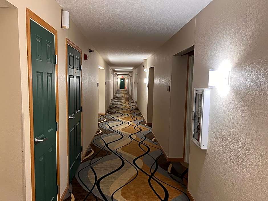 GrandStay Hotel and Suite Waseca