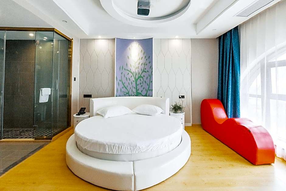 VX Wuxi Jiangyin High-tech Zone Panlongshan Park Hotel