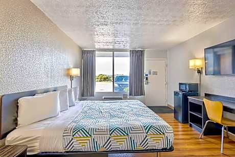 1 King Bed | Suite, Nsmk, Kitchen, Sofa-Bed