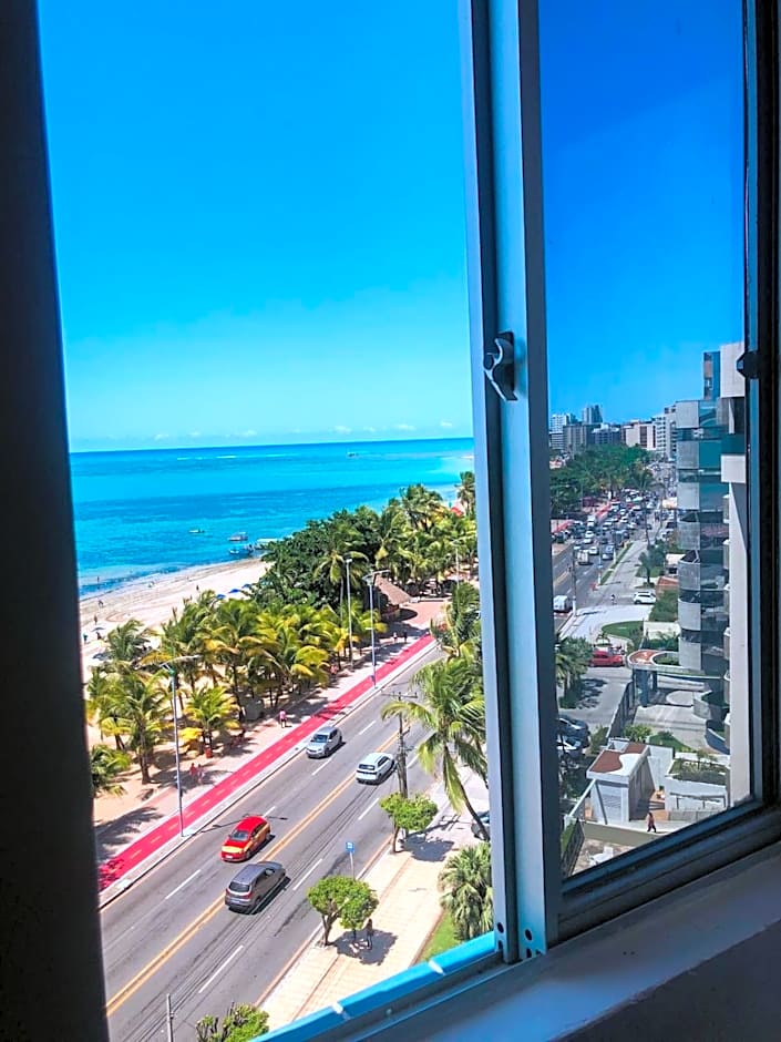 CT-82: Apto com vista espetacular para o mar