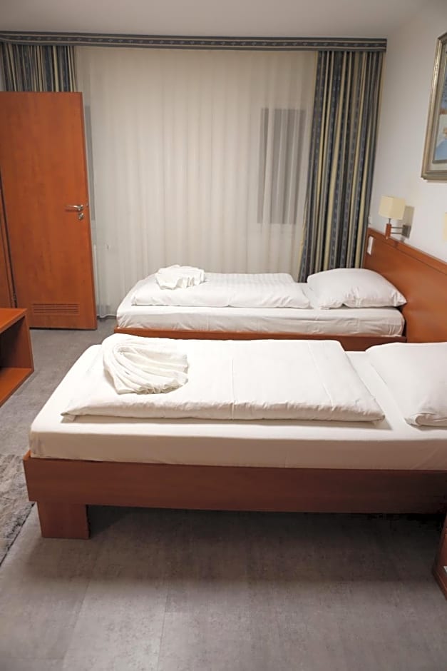 M-A-S-Hotel