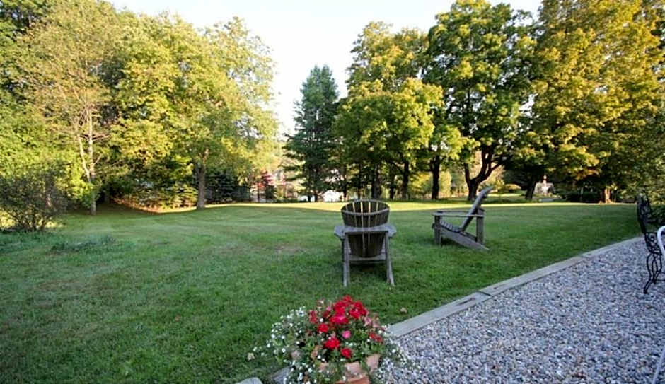 Highland Lake Inn