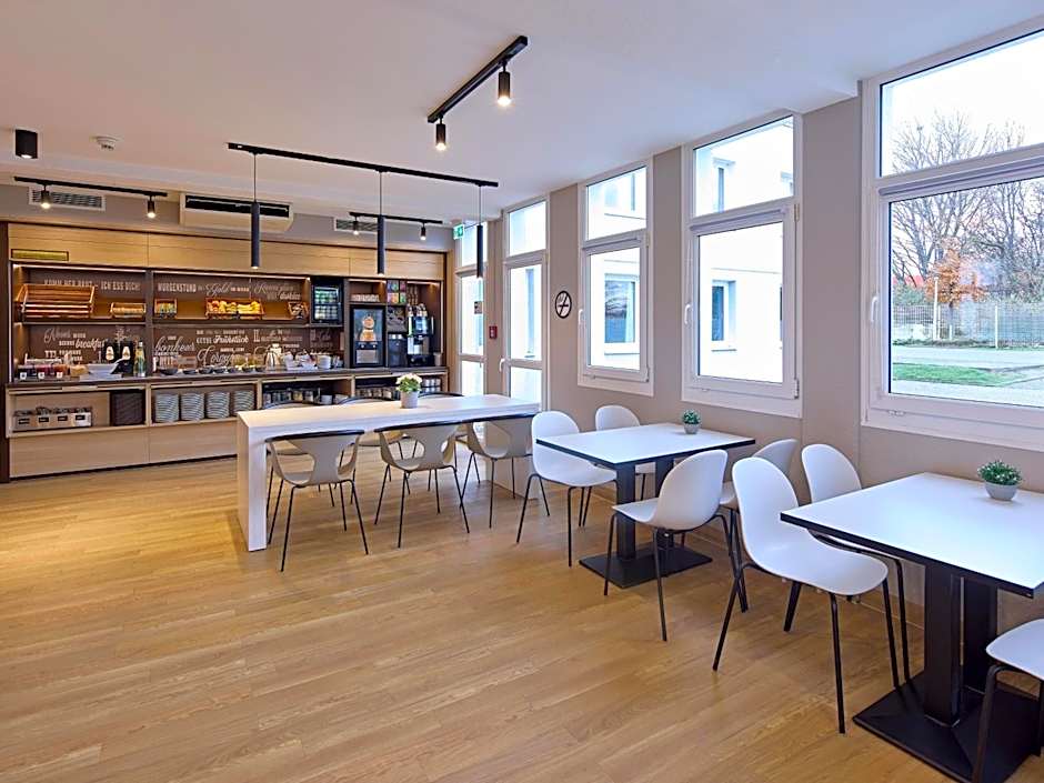 B&B Hotel Koln-Airport