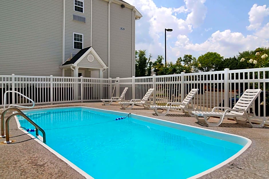 Microtel Inn & Suites Huntsville