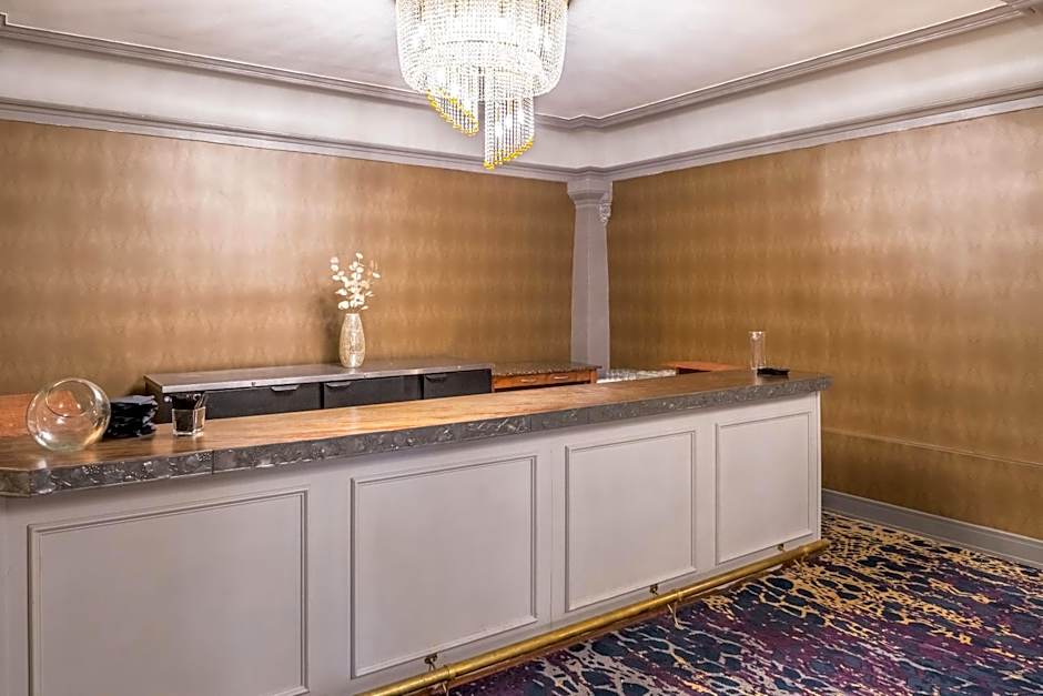 DoubleTree by Hilton Hotel Utica