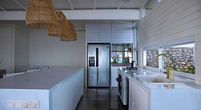 Mahi Mahi Villa and Suites