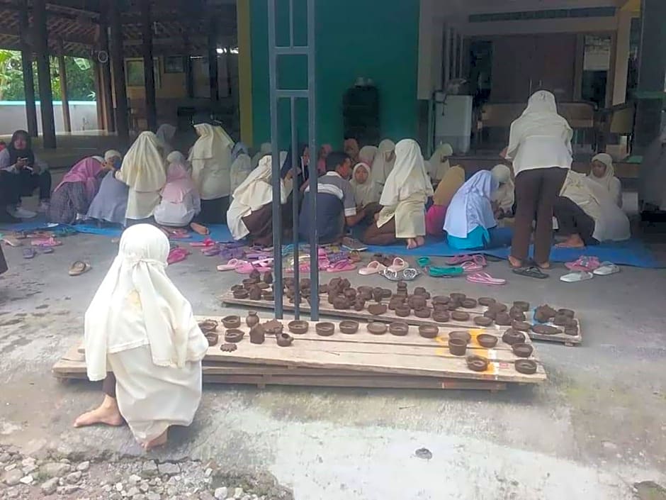 Sardi Homestay by ZUZU