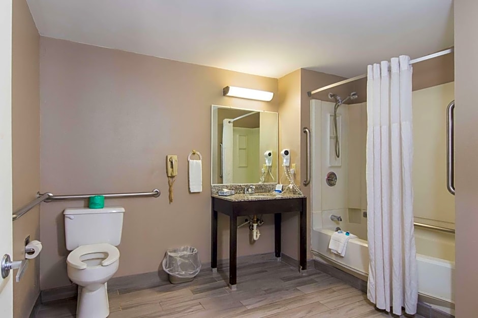 Rodeway Inn & Suites Monroeville-Pittsburgh