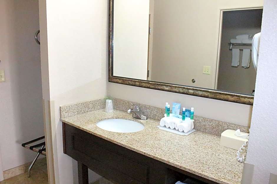 Holiday Inn Express Kansas City Liberty Missouri By IHG