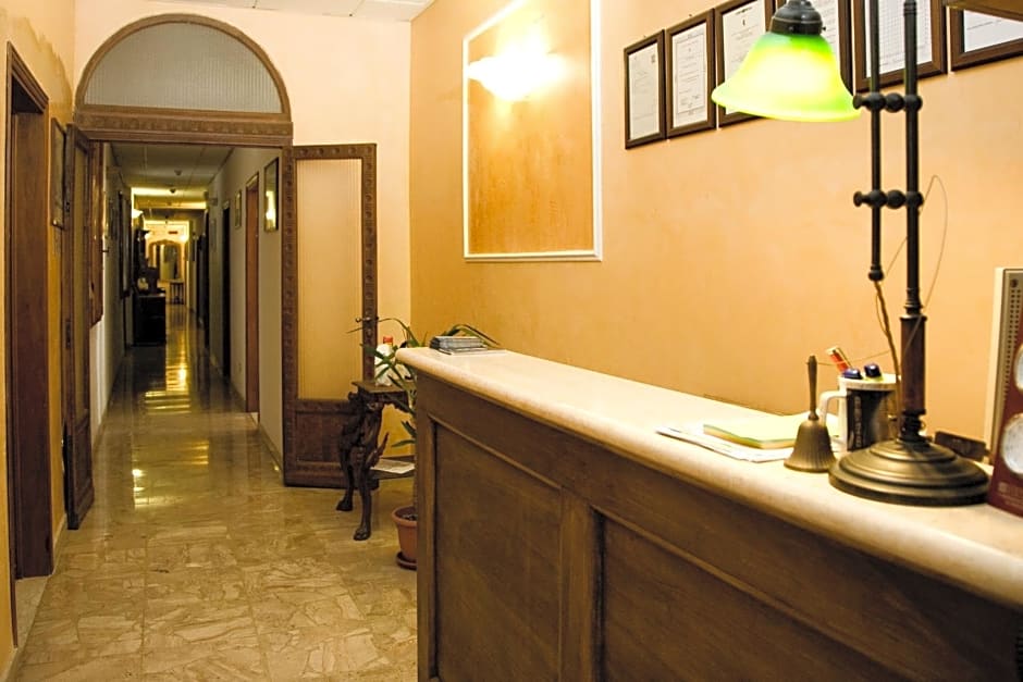 Hotel Merlini