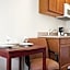 Days Inn & Suites by Wyndham Columbus NE