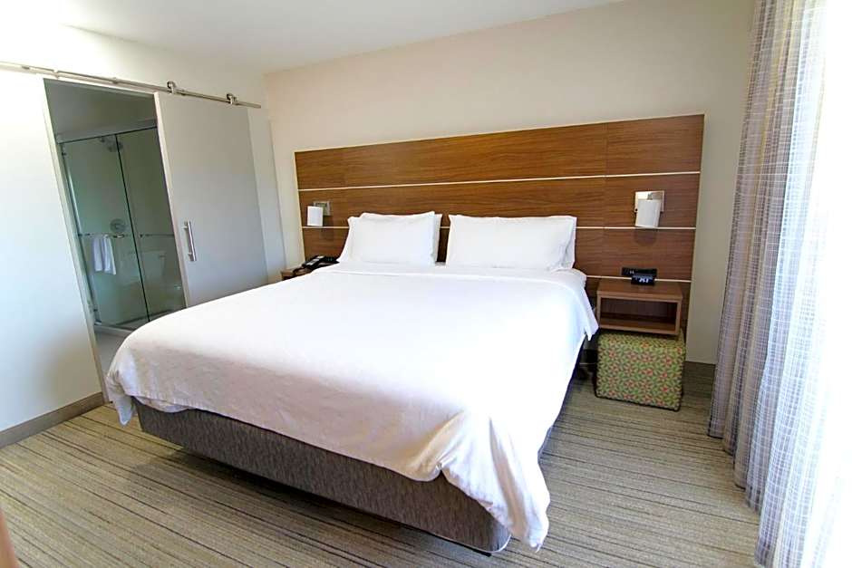 Holiday Inn Express Santa Rosa North By IHG