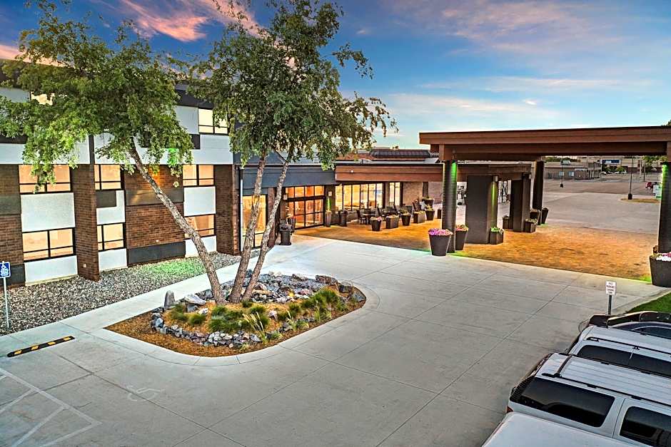 Holiday Inn & Suites St. Cloud By IHG