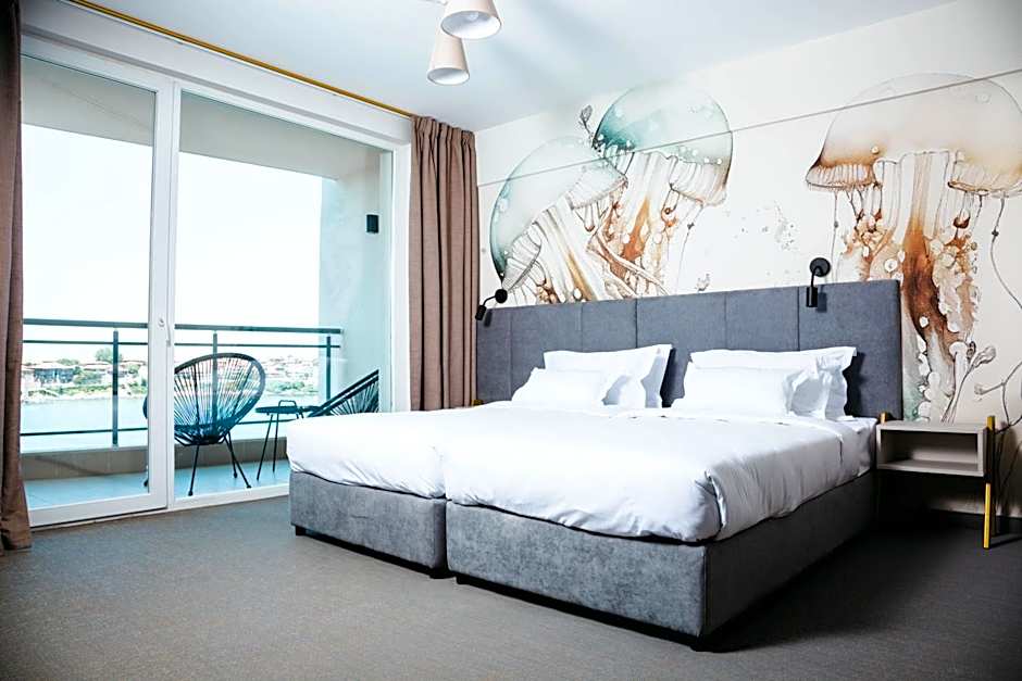 Hotel Antea - By The Sea