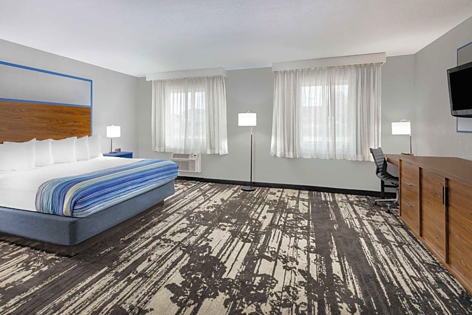 AmericInn by Wyndham Pella