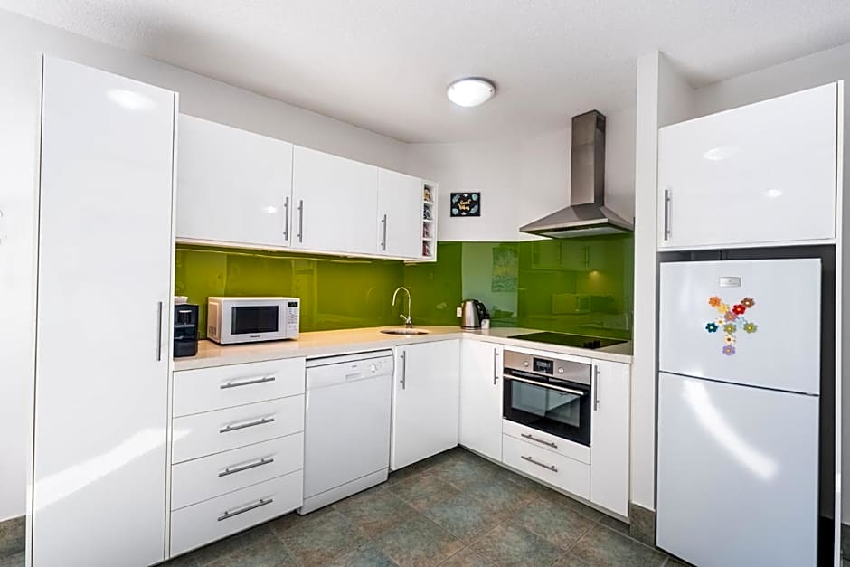 Noosa River Sandy Shores Hotel