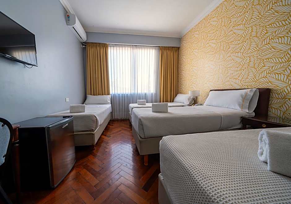 HOTEL REGIS