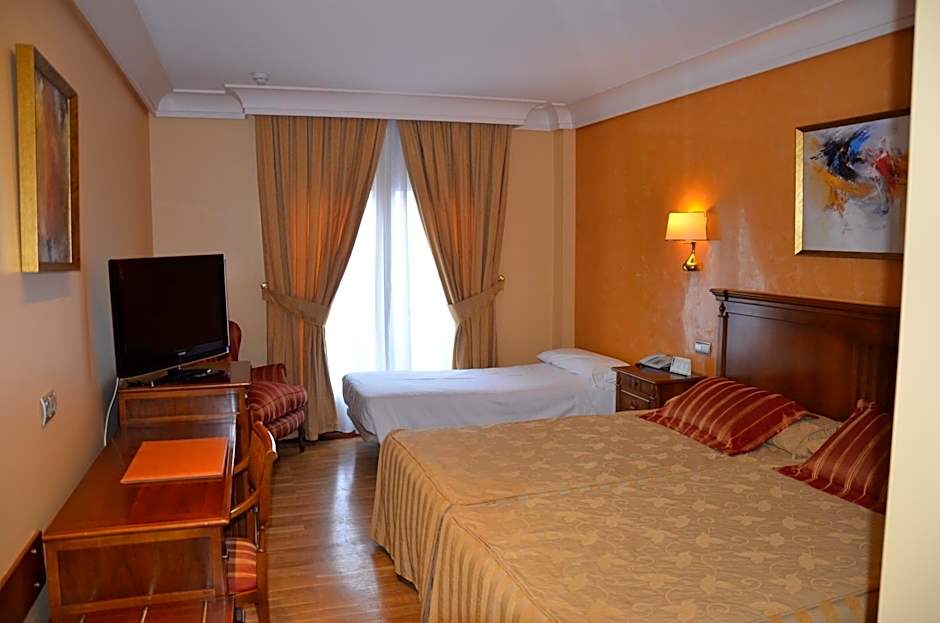 Photo 1 of 1 of Junior Standard Suite