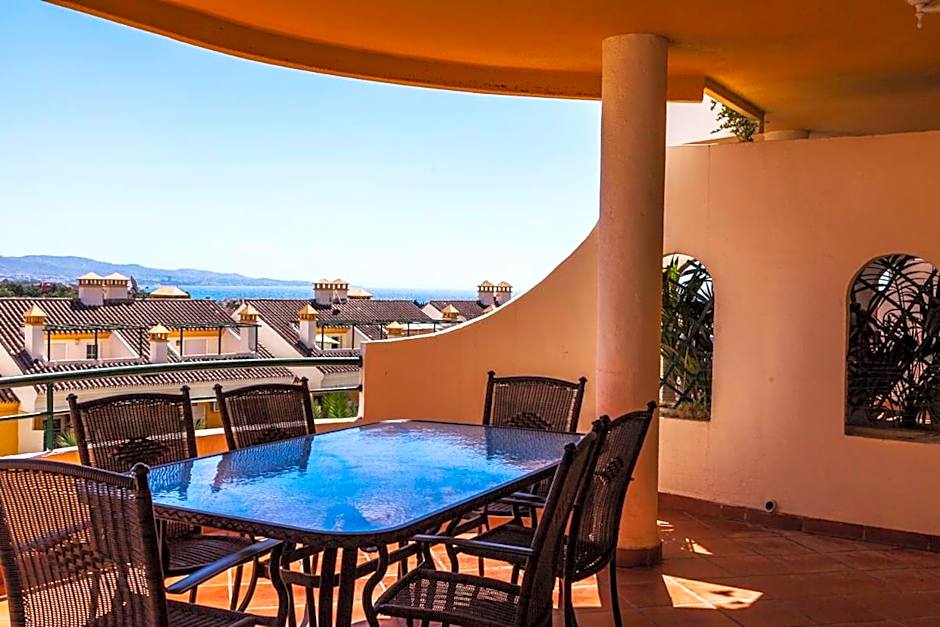Señorío de Aloha Apartahotel
