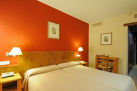 STANDARD ROOM (2 ADULTS)