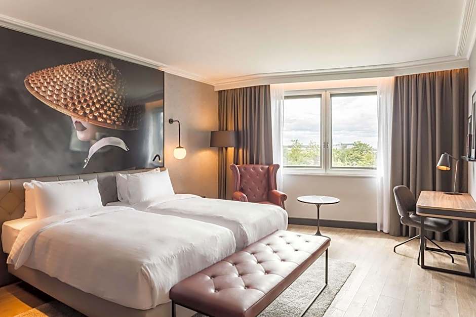 Radisson Red London Heathrow