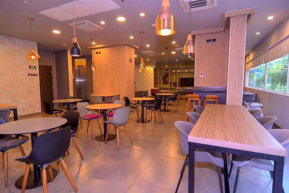 City Express Plus by Marriott Medellín Colombia