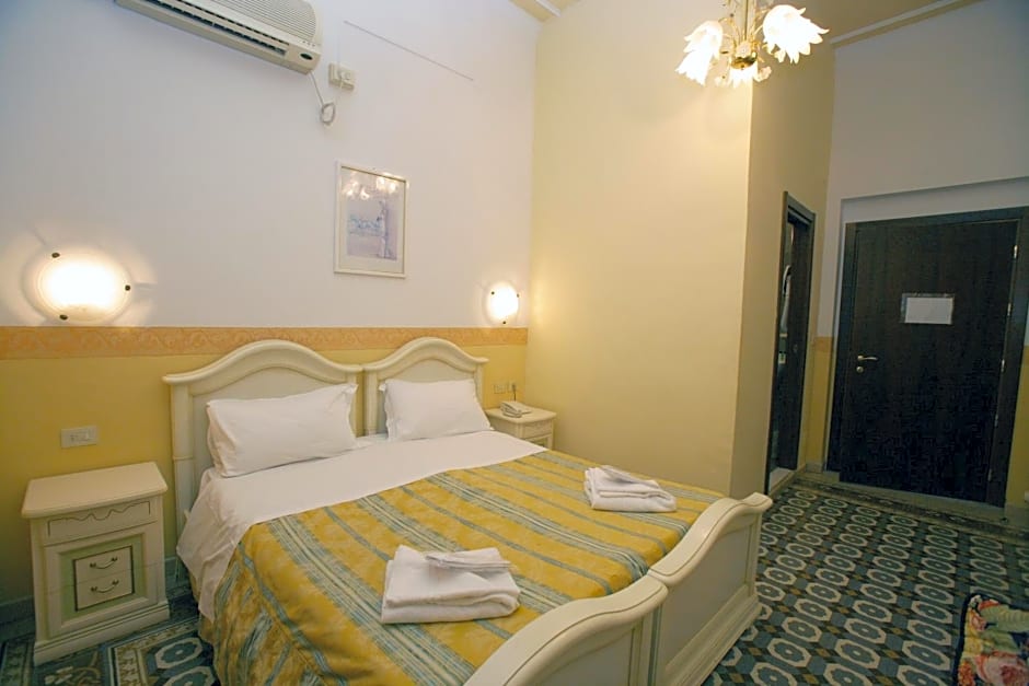 Hotel Desiree