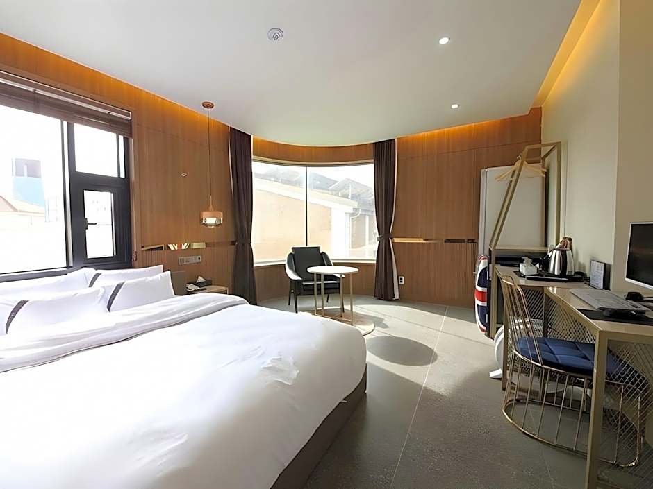 Hound Hotel Suncheon station