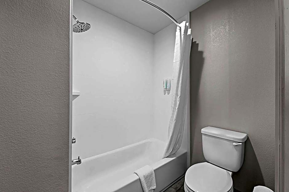 Clarion Pointe