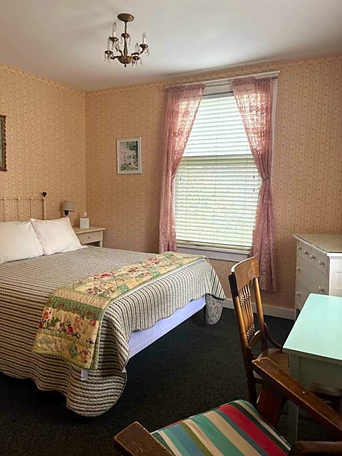 Photo 1 of 6 of Standard 1 King Bed