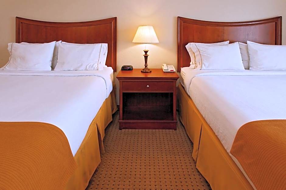 Holiday Inn Express Hotel & Suites Mansfield By IHG