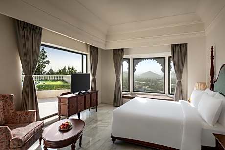 Suite with Private Pool