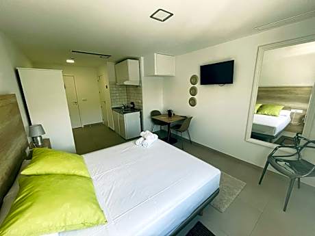 Deluxe Double Studio