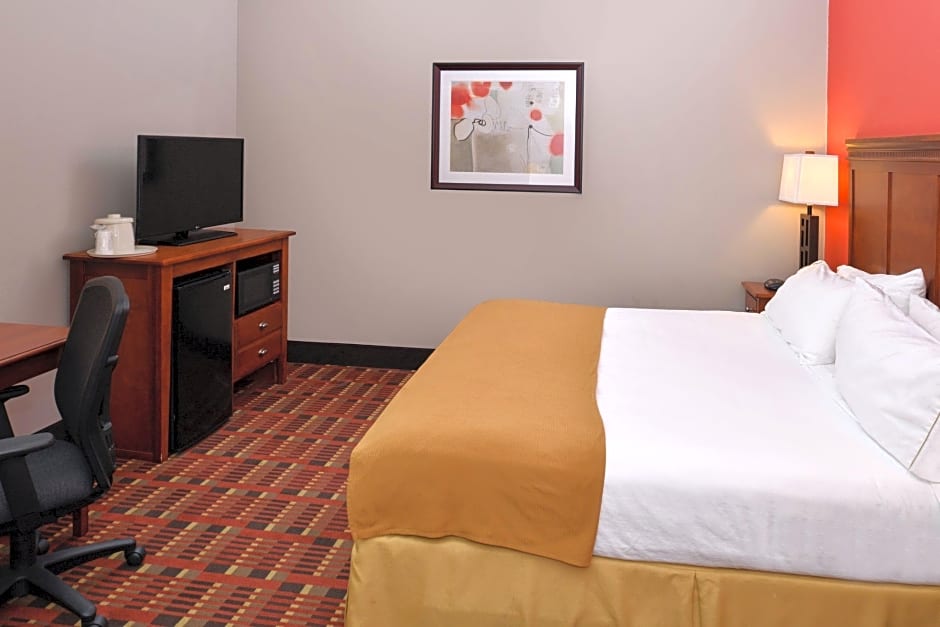 Holiday Inn Express Crestwood, an IHG Hotel