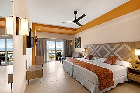 Double Room with Balcony and Sea View